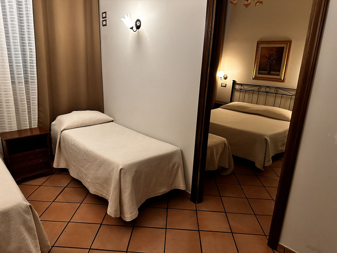 Bedroom 5, Kursaal & Ausonia, Florence