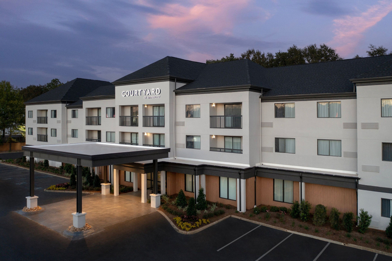 Exterior & Views