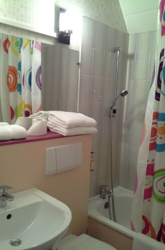 Bathroom 3, Logis Hôtel Come Inn, Vienne