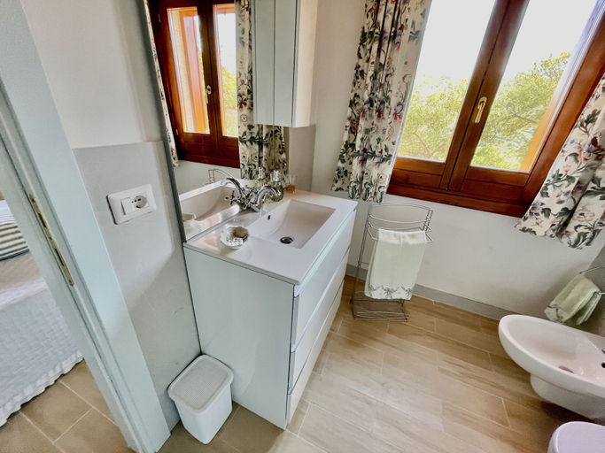 Bathroom 3, Villa Fiori with pool by Wonderful Italy, Olbia-Tempio