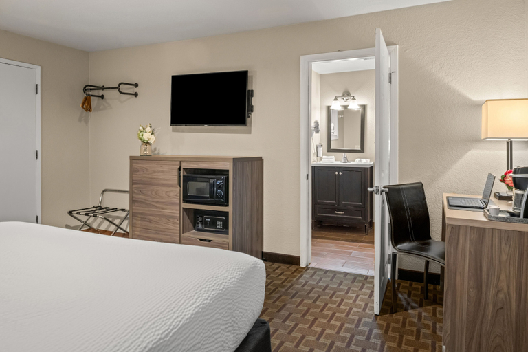 Bedroom 4, Buck Meadows Lodge, Mariposa
