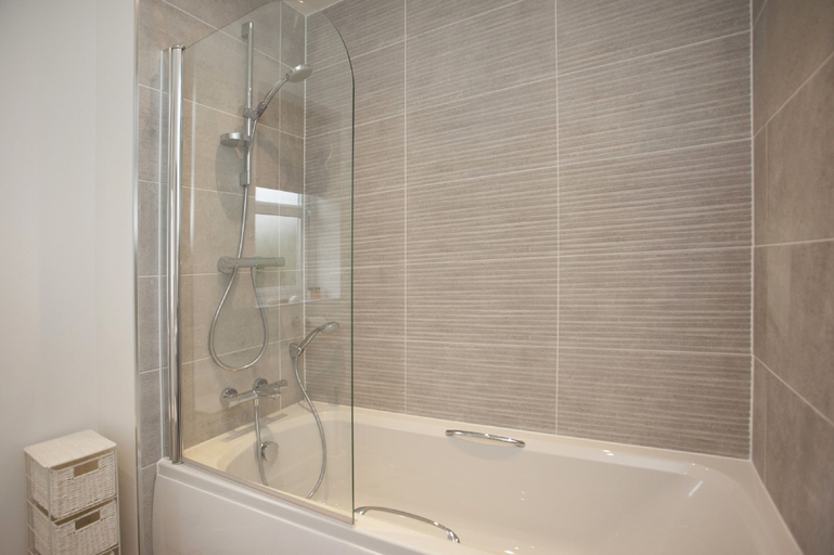 Bathroom 3, The Mews, Leicestershire