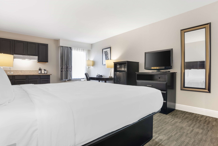 Bedroom 3, Best Western Bayou Inn, Jefferson