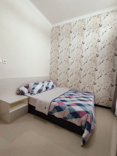 Gemstone Villa, Batu