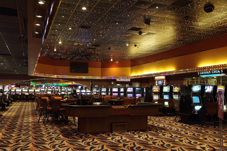 Food & Drinks, WinnaVegas Casino & Resort, Woodbury
