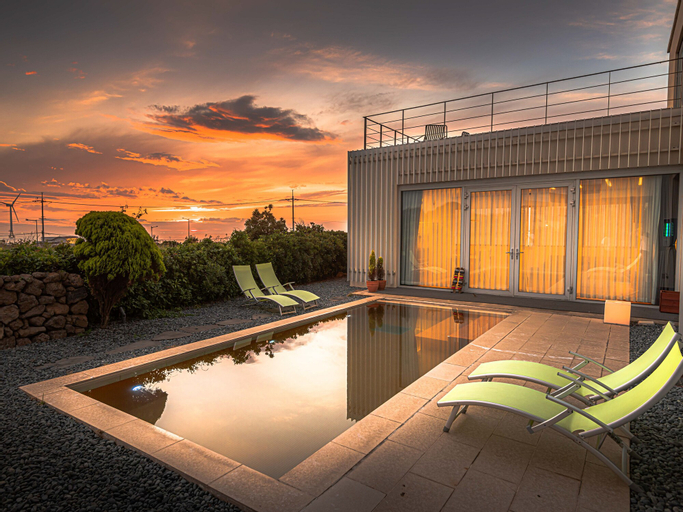 Namib Pool Villa Jeju, Jeju