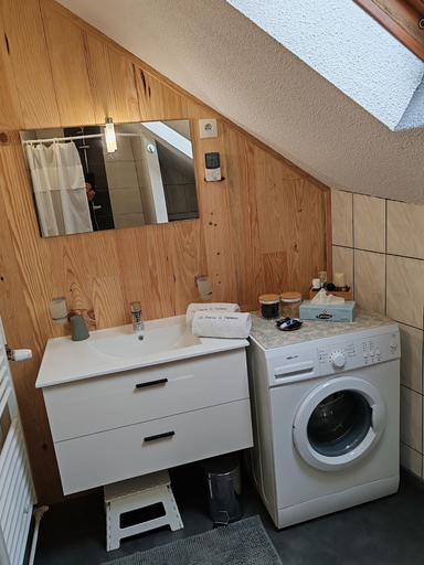 Bathroom 3, La Maison de Vacances, Bas-Rhin