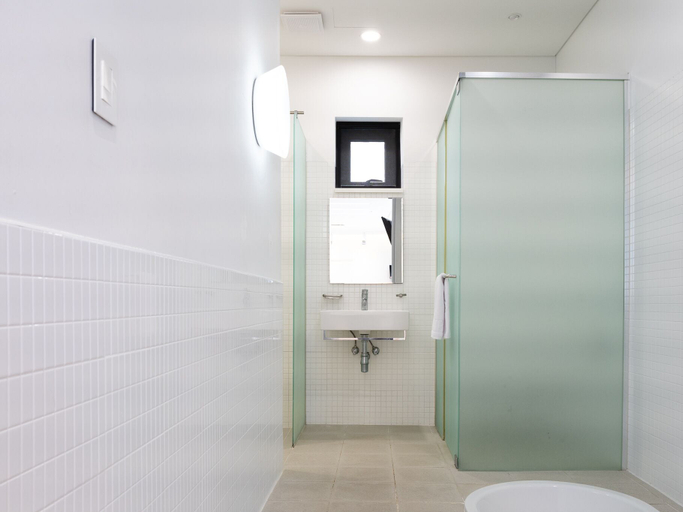 Bathroom 8