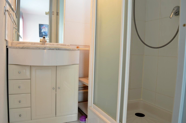 Bathroom 5, Village Naturiste Cap d'Agde Hôtel Libertin Location Studio Club Riad, Hérault