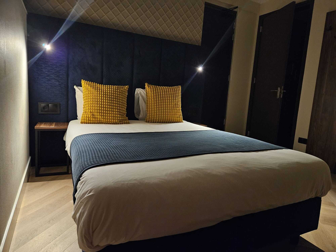 Bedroom 4, Hotel Washington, Amsterdam