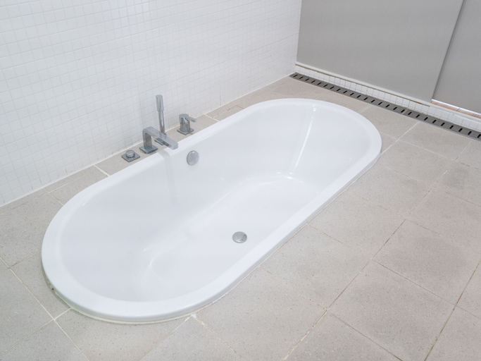 Bathroom 7