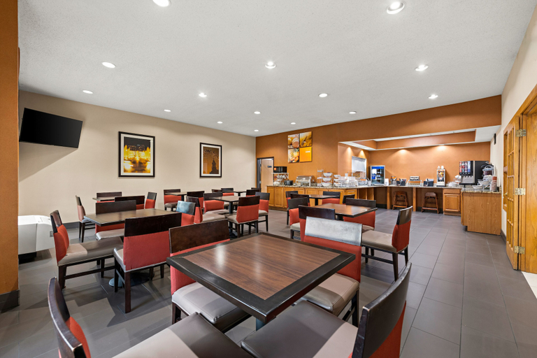 Food & Drinks 5, Comfort Suites Kansas City-Liberty, Kansas City