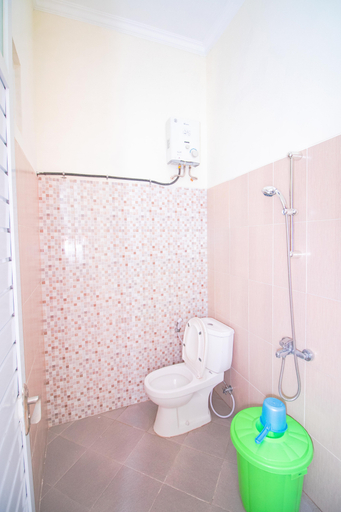 Bathroom 3, Villa Riesky A11, Malang