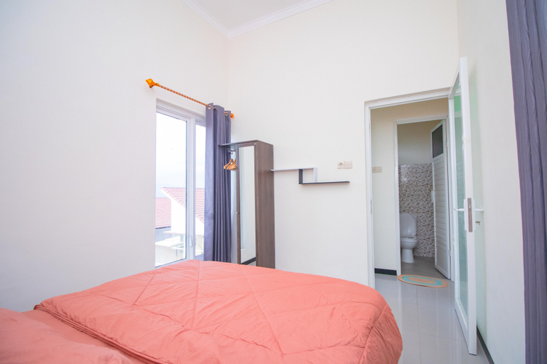 Villa Cordoba D11, Batu