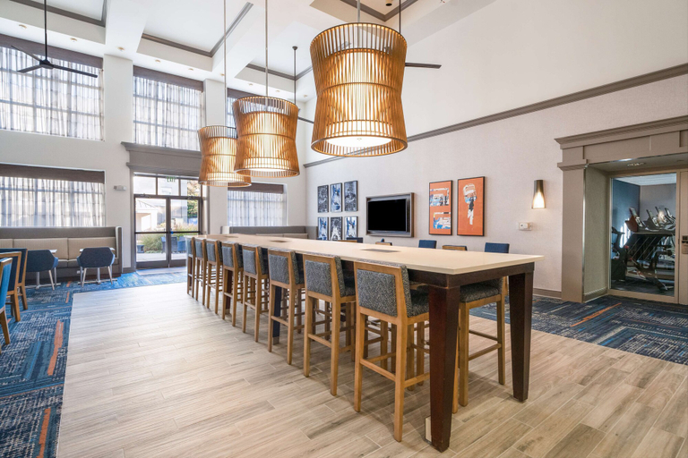 Food & Drinks 5, Hampton Inn & Suites Memphis East Germantown Area, Shelby