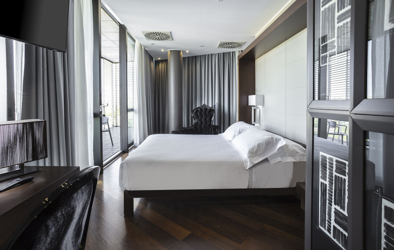 Bedroom 3, Welcome Hotel