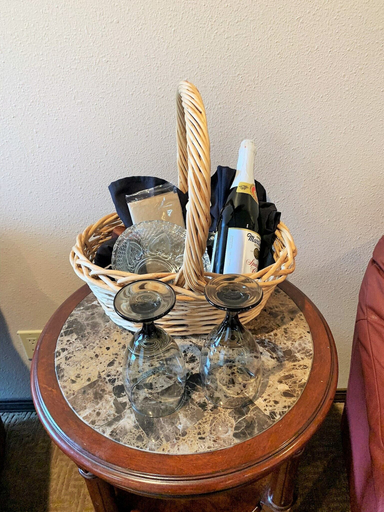 Food & Drinks 5, Breakers Boutique Inn, Grays Harbor