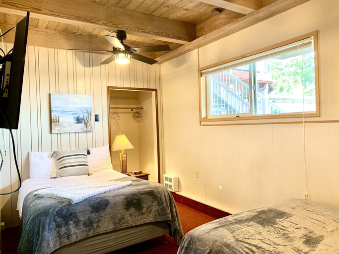 Bedroom 3, Breakers Boutique Inn, Grays Harbor