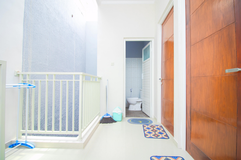 Others 2, Villa Sista D2, Malang