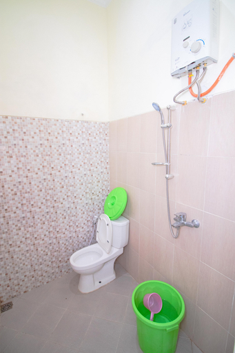 Bathroom 3, Villa Riesky A11, Malang