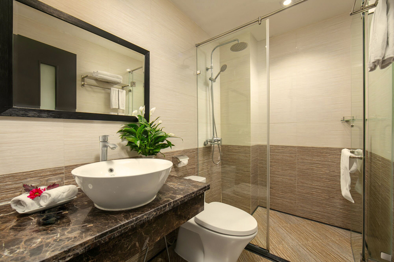 Bathroom 5, Hanoi Garden Hotel & Spa, Hoàn Kiếm