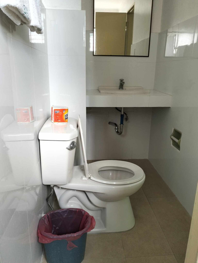 Bathroom 4, BACOLOD KING'S HOTEL, Bacolod City