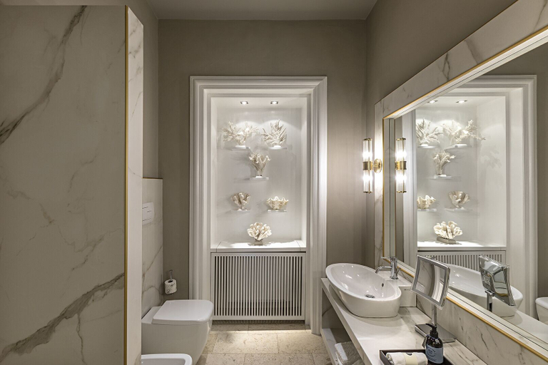 Bathroom 5, Seven Rooms Villadorata, Syracuse