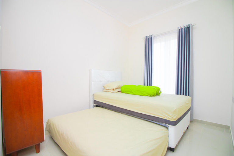 Others 5, Villa Sista D2, Malang