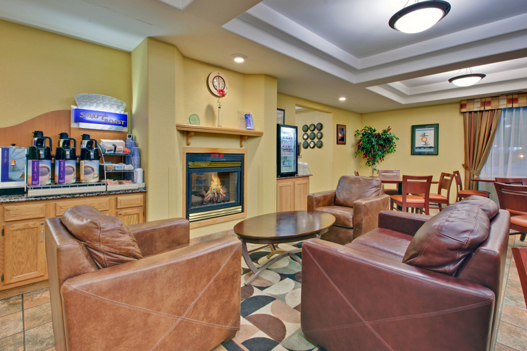 Others 4, Holiday Inn Express DRYDEN, Kenora