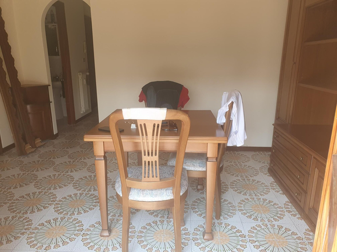 Living area 2, CLOSE TO GOLF COURT FLAT, Genova