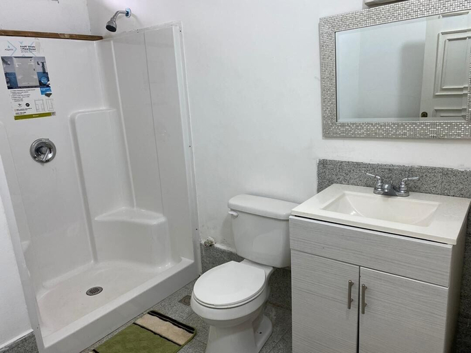 Bathroom, Residences de la Providence, Mfoundi