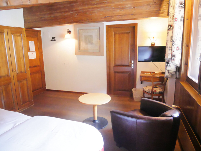 Bedroom 2, Between Boutique Hotel, Conthey