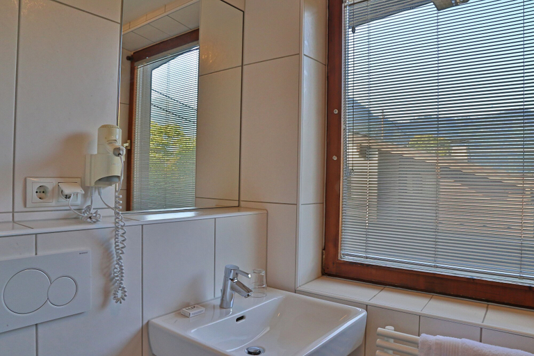 Bathroom 3, Hotel Gasthof Alpenblick, Kufstein