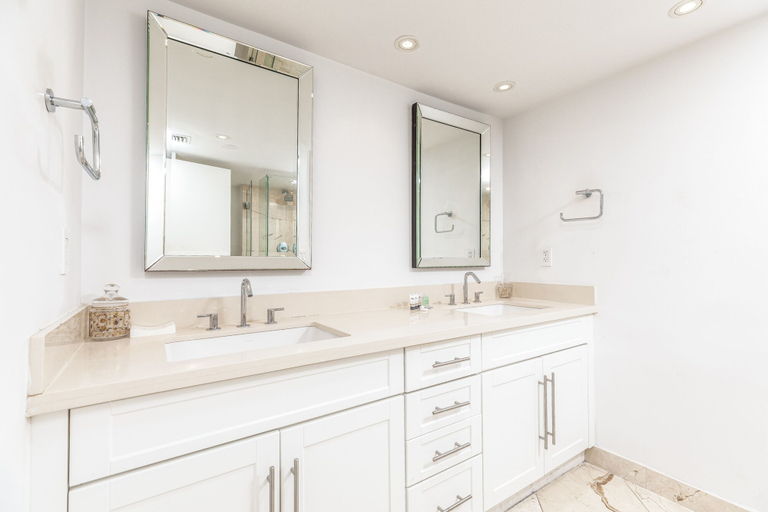 Bathroom 5, Comfort, Space and Perfect Sunset, Miami-Dade