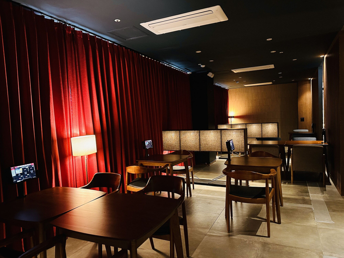 Food & Drinks 5, Hotels One, Wanju