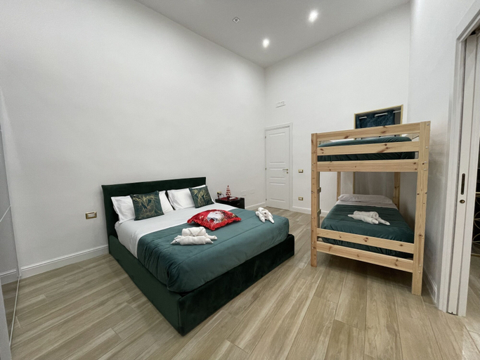 Bedroom 5, Berenice Suite, Napoli