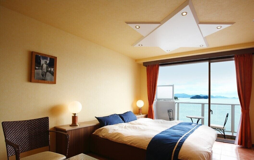 Bedroom 5, hotelmare, Kure