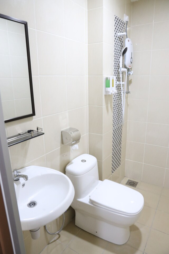 Bathroom 5, Capital O 90897 Island City Hotel, Pulau Penang
