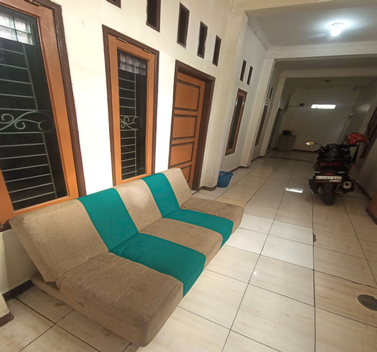 Public Area 5, SPOT ON 93385 Penginapan Hj Lilis 2 Syariah, Sukabumi
