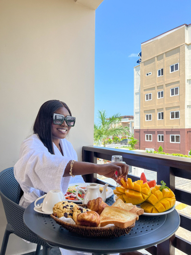 Food & Drinks 5, MARLIN RESORT, Awutu Efutu Senya