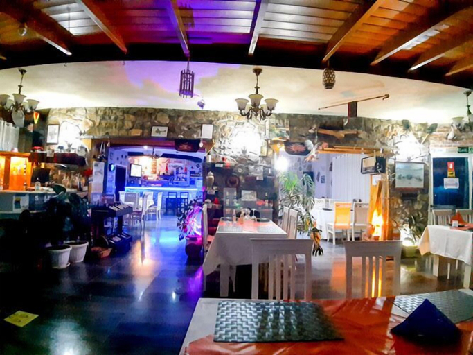 Food & Drinks 4, villa stone up to ble alb, Pogradecit