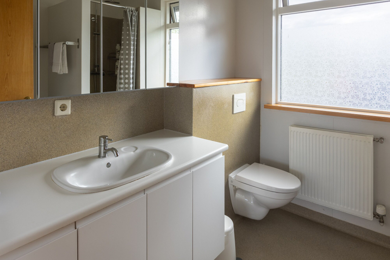 Bathroom, South Central Country Apartment, Skeiðahreppur