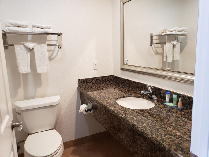 Bathroom 4, Fairview Inn and Suites, Sonoma