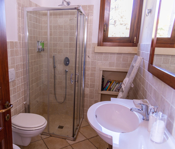Bathroom 4, Masseria Caliani, Lecce