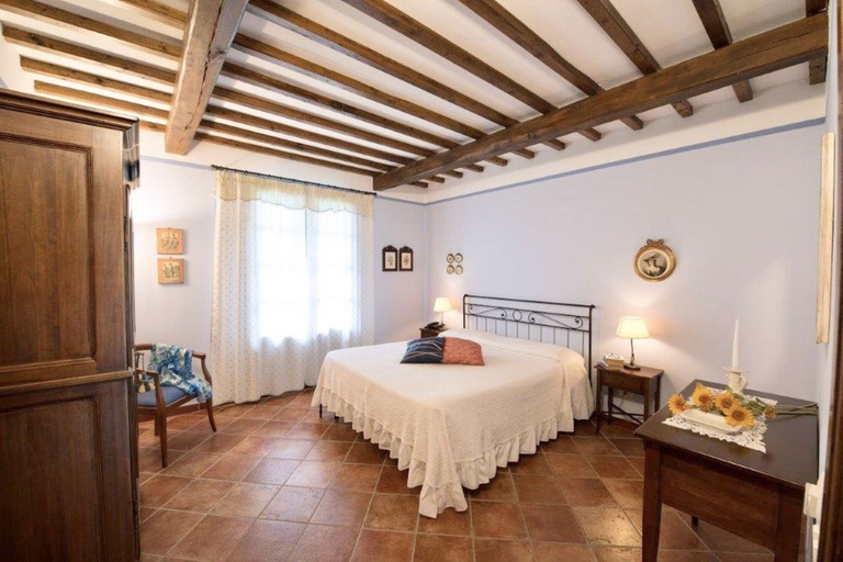 Bedroom 2, Holiday-Home with pool in San Gimignano, Siena