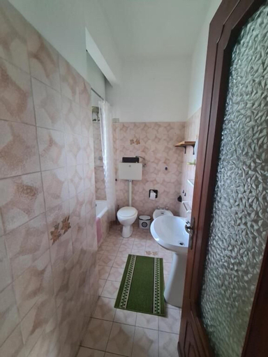 Bathroom 5, Scel, Genova