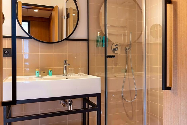 Bathroom 3, Hotel Du Roule, Hauts-de-Seine