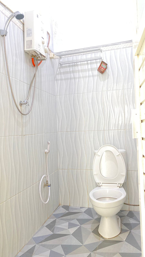 Bathroom, Emiravillas, Malang