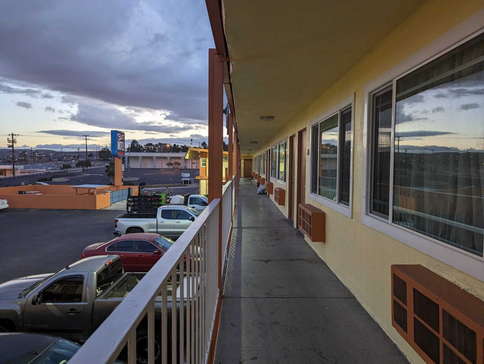 Others 5, Best Motel, San Bernardino