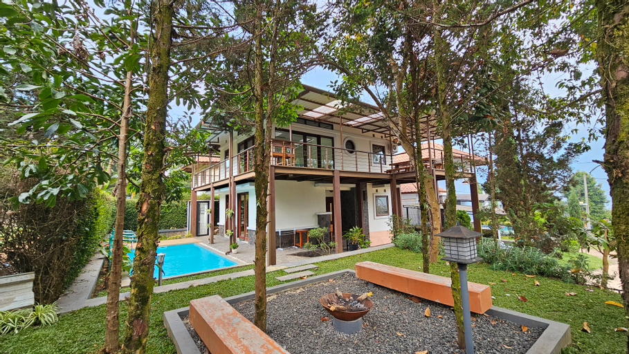 Exterior & Views 2, Villa Nuansa JB-8 3 BR With Private Pool, Bandung